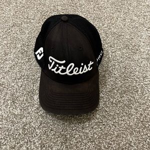 New Era Titleist Fited Hat Medium Large Black Golf Hat Pro V1 FJ